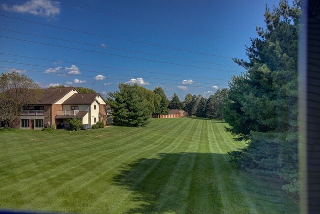 Building Photo - 103 Black Oak Dr