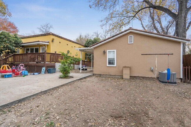 Building Photo - 817 Griner St