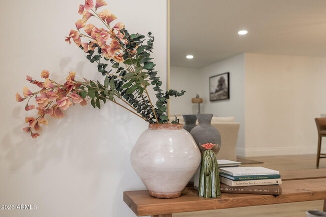 Building Photo - 4030 E Fairmount Ave