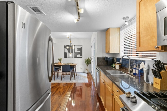 Building Photo - 708 S 1st St