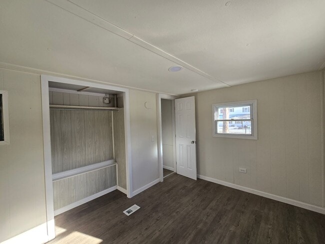 Building Photo - 1142 E Stateside Dr