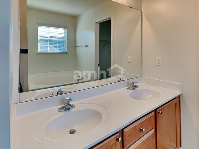 Building Photo - 304 Trout Valley Rd