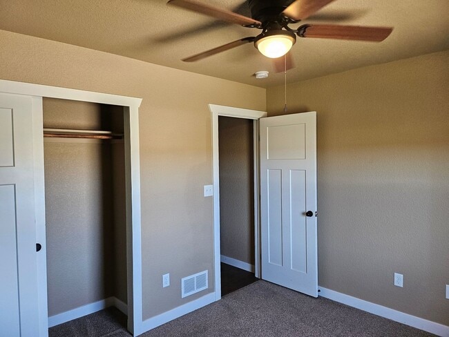 Building Photo - ALL PROSPECTIVE TENANTS MUST SUBMIT A $58 ...