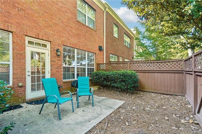 Building Photo - 3517 Henderson Reserve