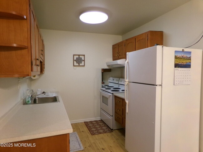 Building Photo - 160E Gramercy Ct