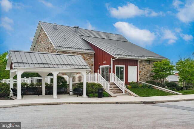 Building Photo - 155 Lotus Ln