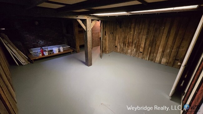Building Photo - Updated 3 Bedroom 2 Full Bath House in the...