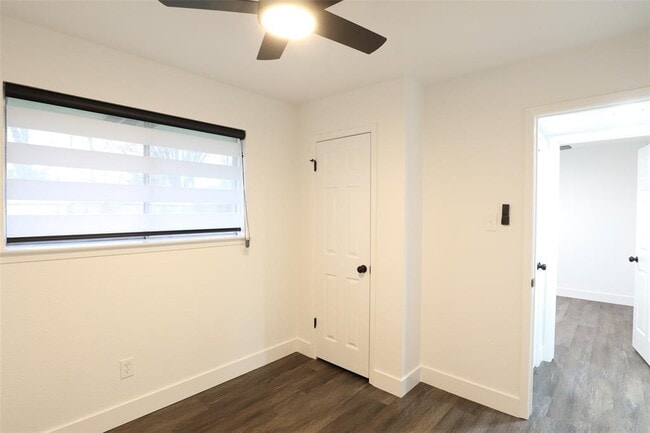 Building Photo - 7706 Garsee Dr