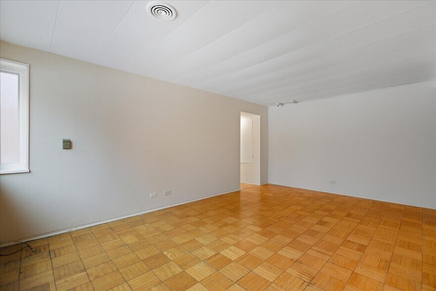 Building Photo - 7206 Oak Ave