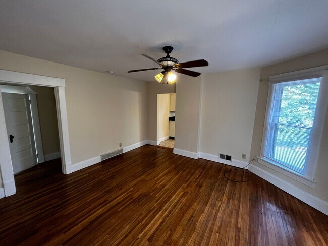 Building Photo - 1476-1478 Michigan Ave.   Mgt