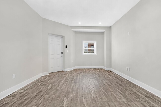 Building Photo - 100 S Bouldin St