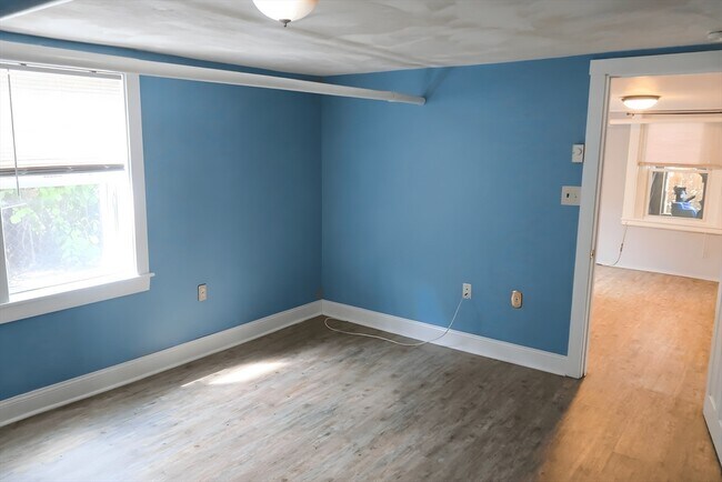 Building Photo - 305 Rindge Ave