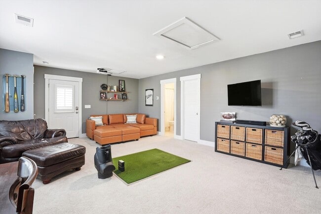 Building Photo - 2548 Josiah St