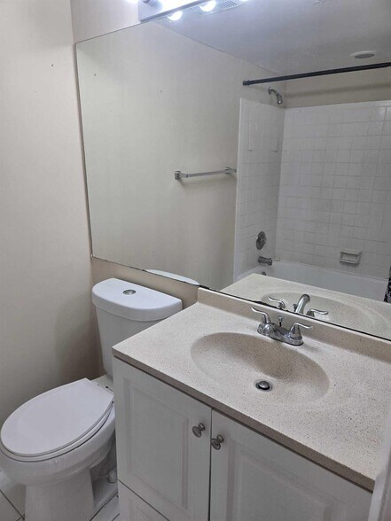 Building Photo - 5780 Rock Island Rd