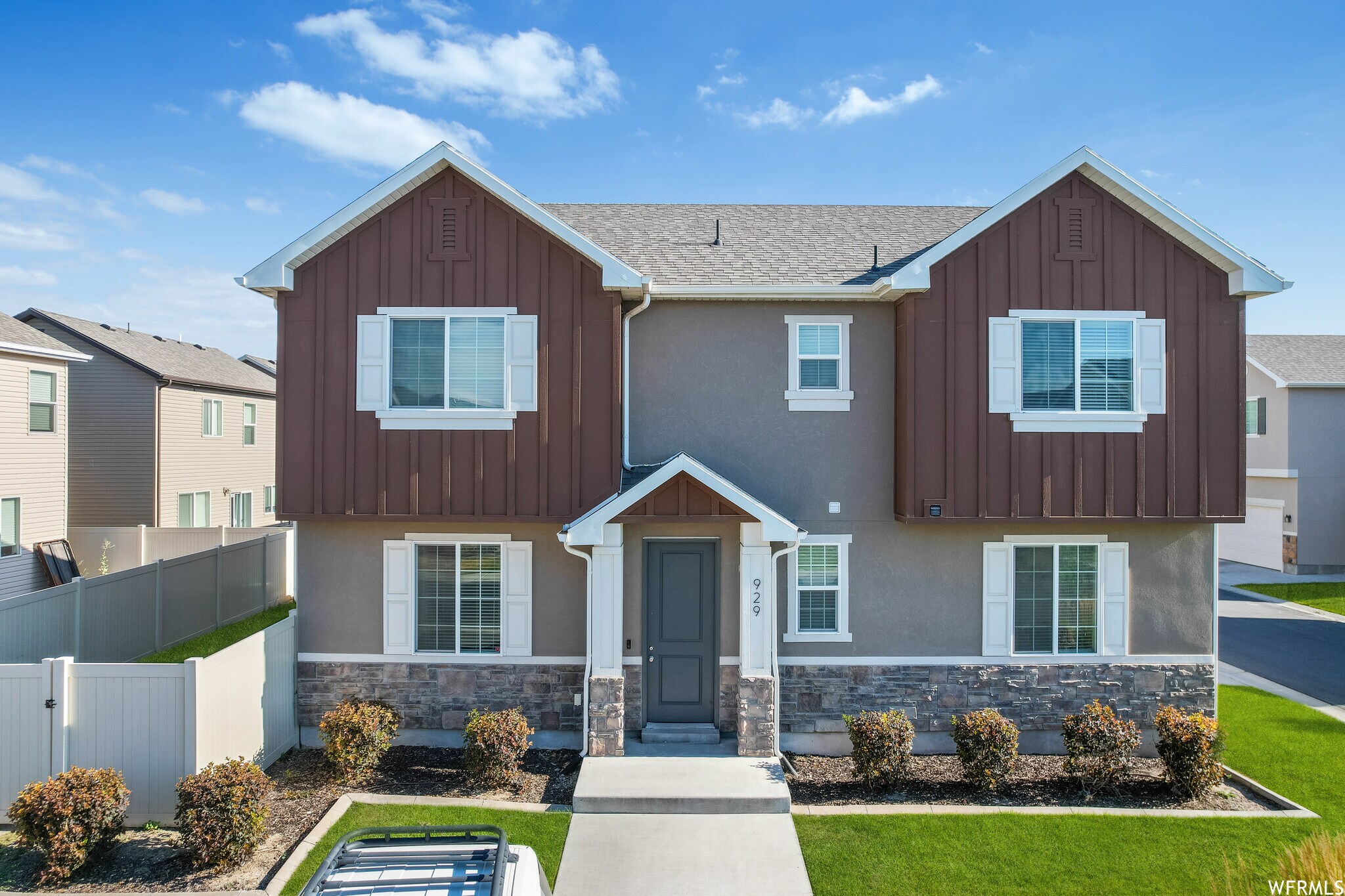 Building Photo - 929 W Stonehaven Dr