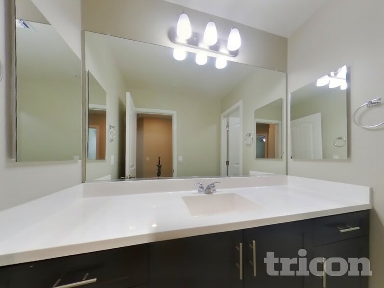 Building Photo - 12589 W Lindbergh Dr