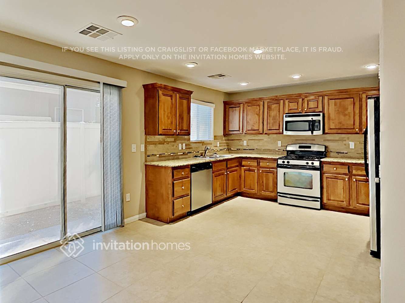 Building Photo - 9180 Giardino Villa St