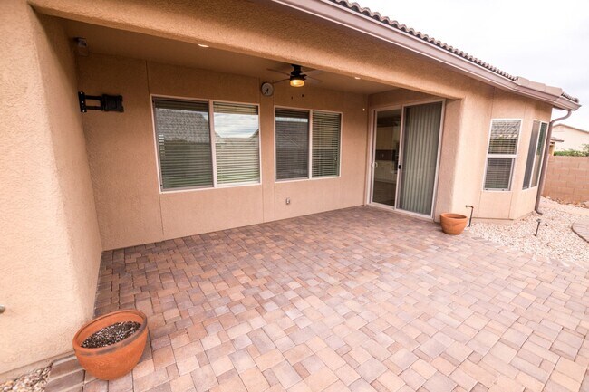 Building Photo - Executive home in The Estates at Holiday! ...