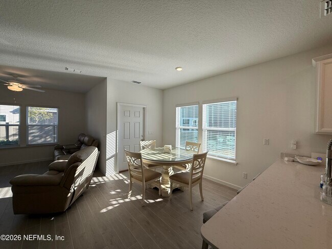 Building Photo - 72 Bramble Ct