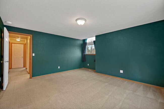 Building Photo - Spacious 4-Bedroom Olympia Home with A/C, ...