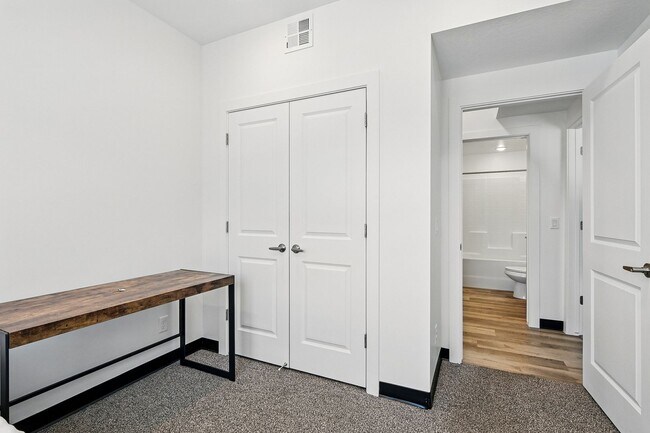 Building Photo - Harding Ave Lofts