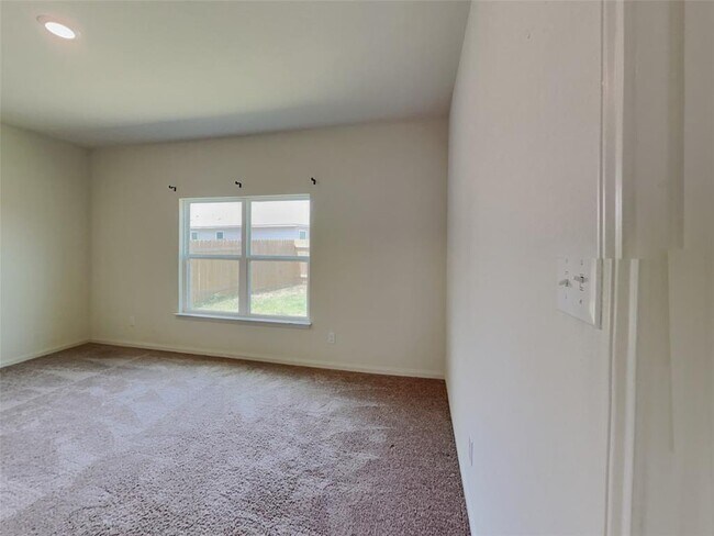 Building Photo - 105 Pettigrew Ct