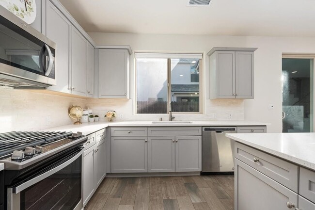 Building Photo - 1383 E Via Azzurra Way