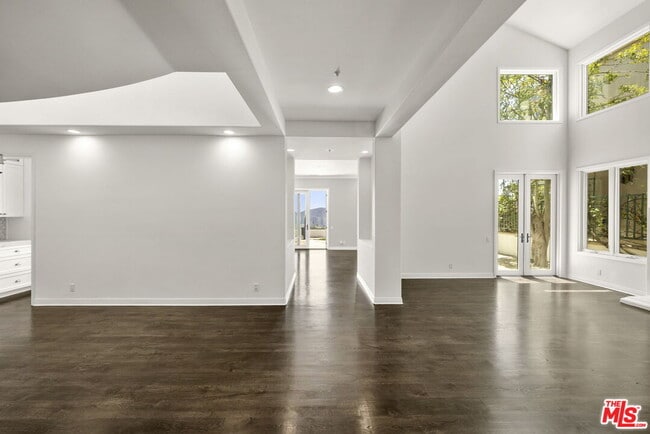 Building Photo - 16648 Cll Arbolada