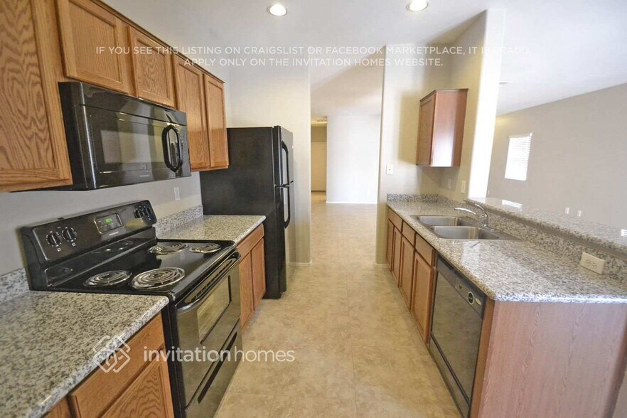Building Photo - 2310 N 92nd Dr