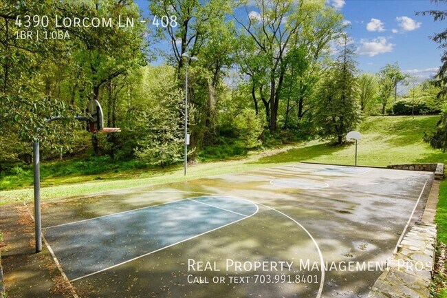 Building Photo - 4390 Lorcom Ln