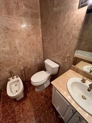 Building Photo - 373 Highland Ave