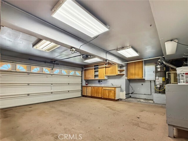 Building Photo - 6327 Gladiola Cir