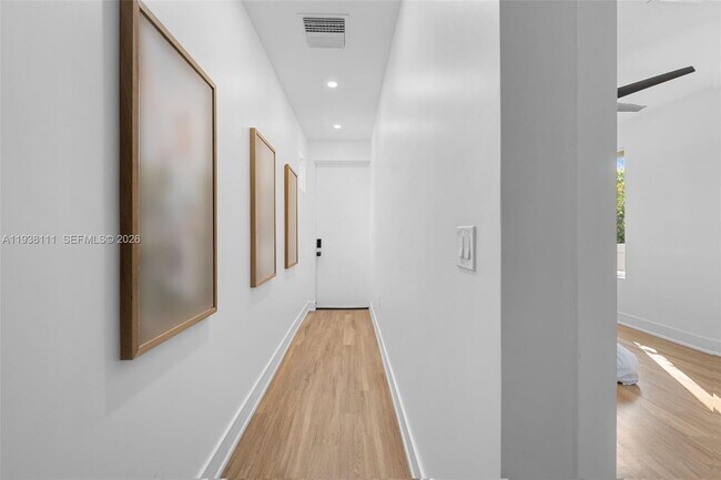 Building Photo - 821 SW 14th St