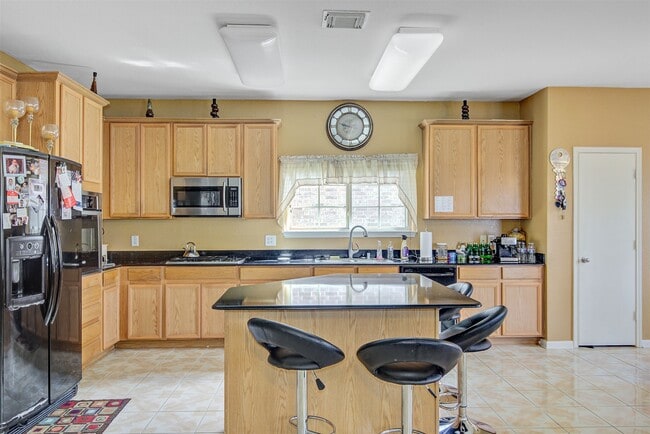 Building Photo - 29642 Legends Green Dr