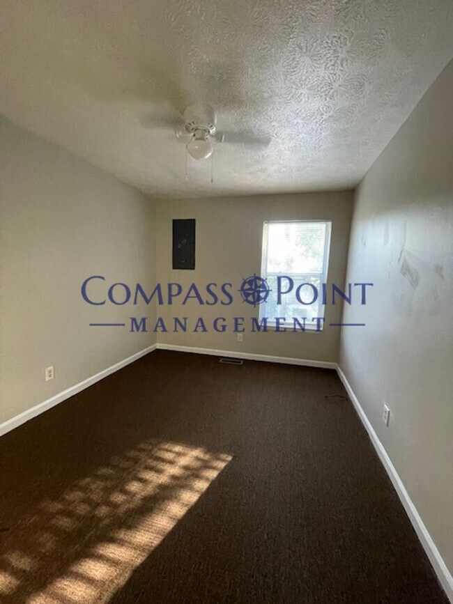 Building Photo - Welcome To Your New Home! FIRST MONTH'S RENT FREE!!