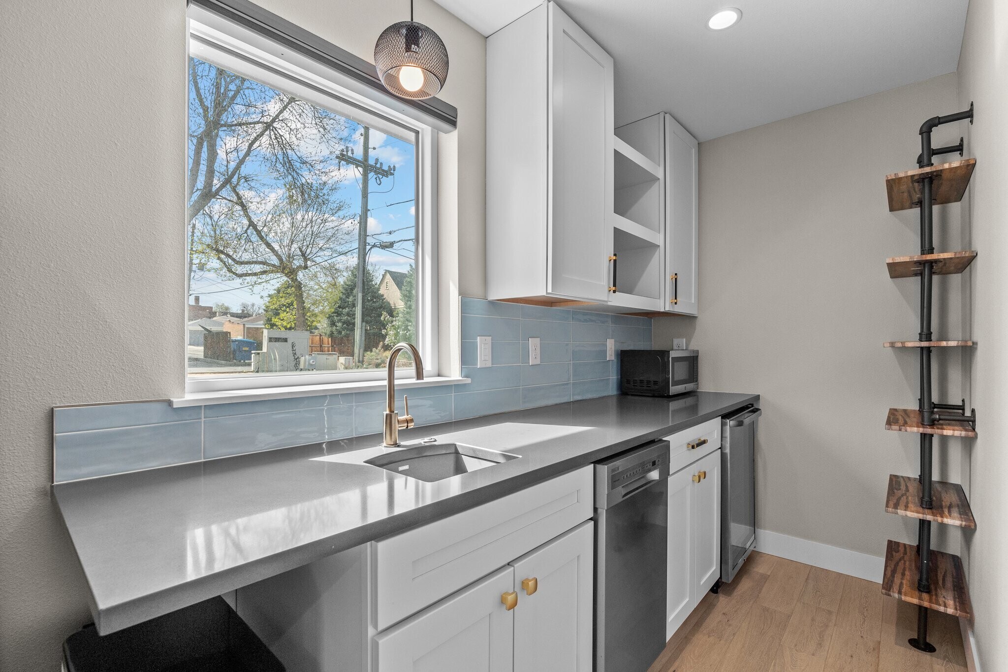 Studio kitchenette - 3840 Eliot St