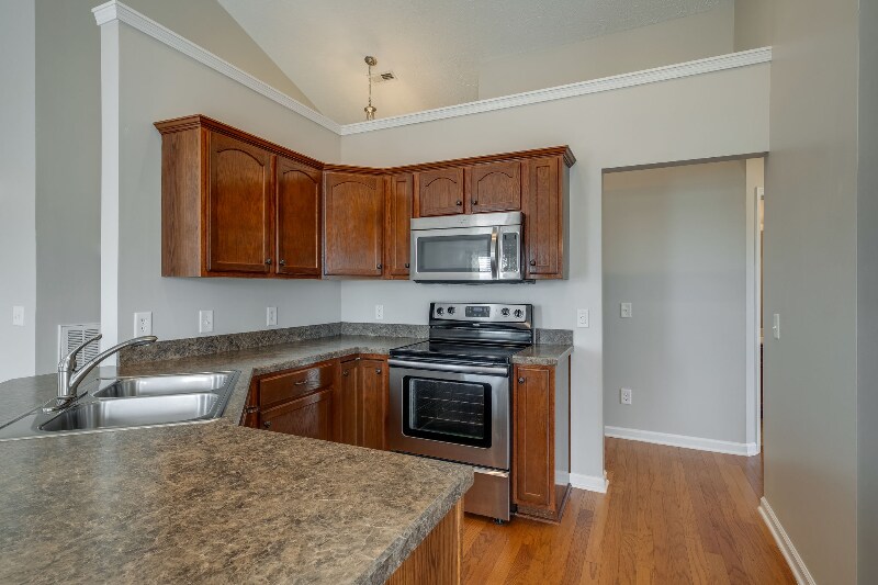 Building Photo - 103 Blossom Ct