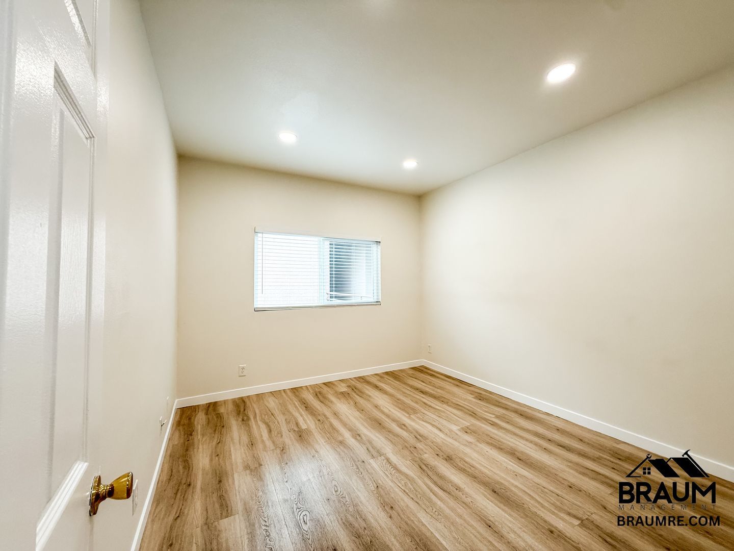 Building Photo - 11459 Collins St