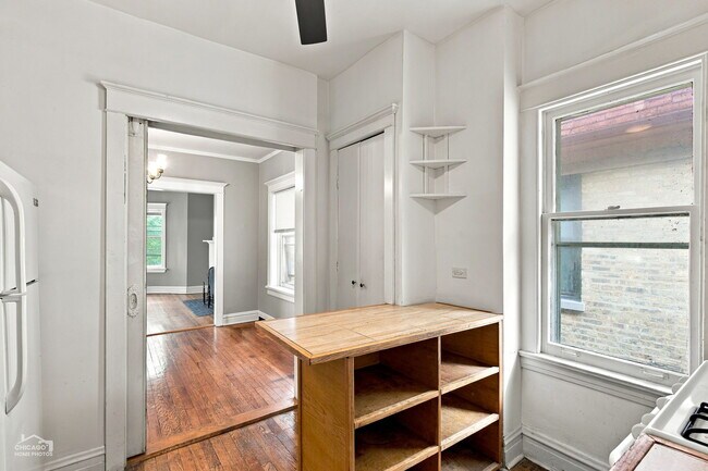 Building Photo - 1104 Dempster St