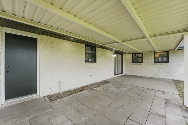 Building Photo - 8931 Blankenship Dr