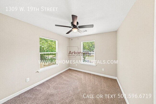 Building Photo - 1309 W 19th St