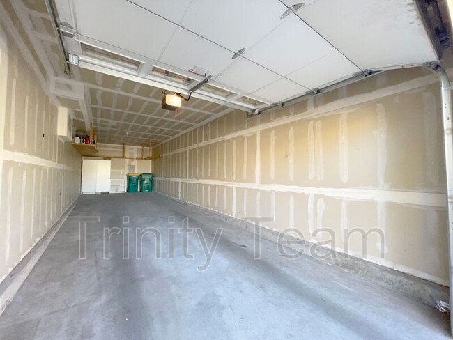 Building Photo - 14167 Sun Blaze Loop