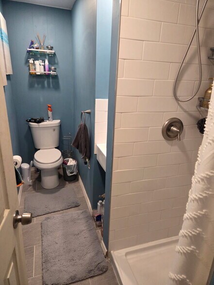 Building Photo - 237 Morwood Rd