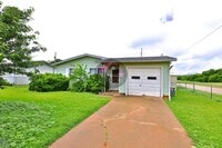 Building Photo - 3 Bedroom With Fresh Updates!