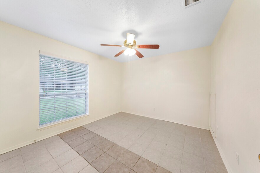 Building Photo - 16727 Royal Mile Ln