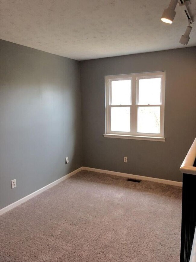 Building Photo - 1673 Prairie Cir