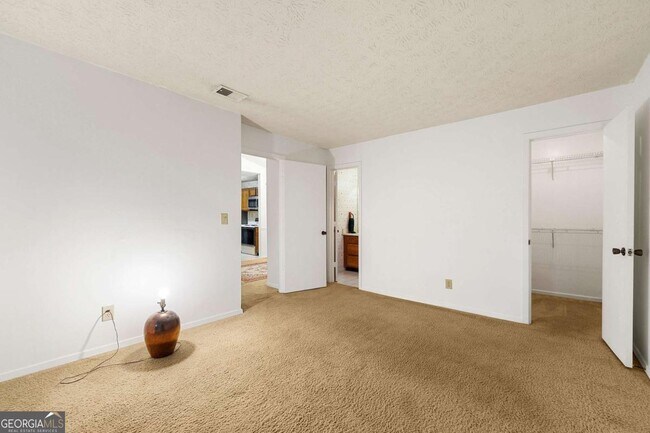 Building Photo - 1306 McClelen Way