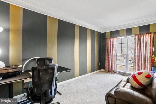 Building Photo - 301 Fontana Cir