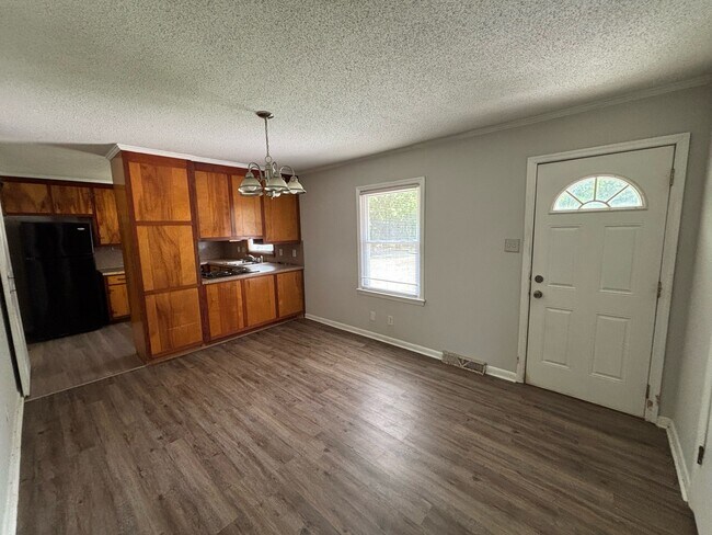 Building Photo - 106 Oakmont Ave