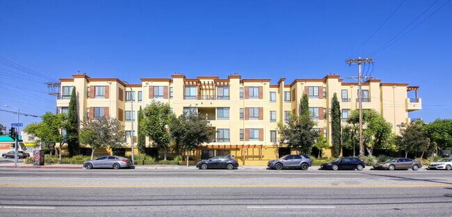 Primary Photo - 6938 Laurel Canyon Blvd